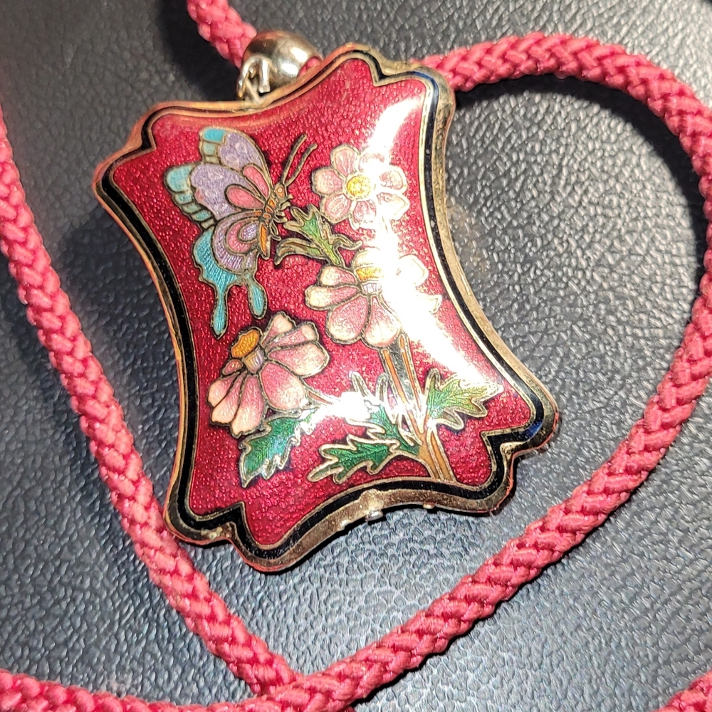 Stunning Closinne Necklace Red